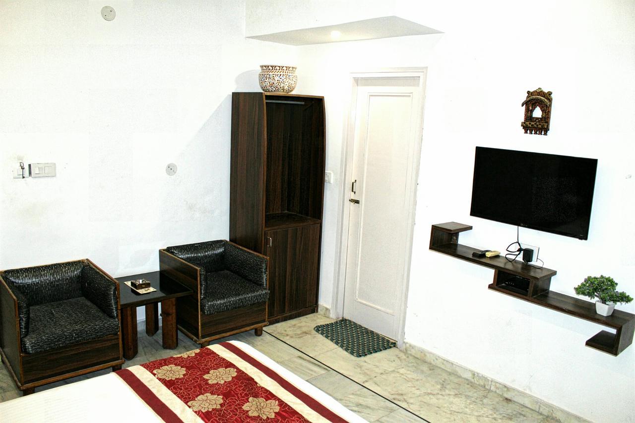 Kaveri Hotel And Restaurant Yamunānagar Esterno foto